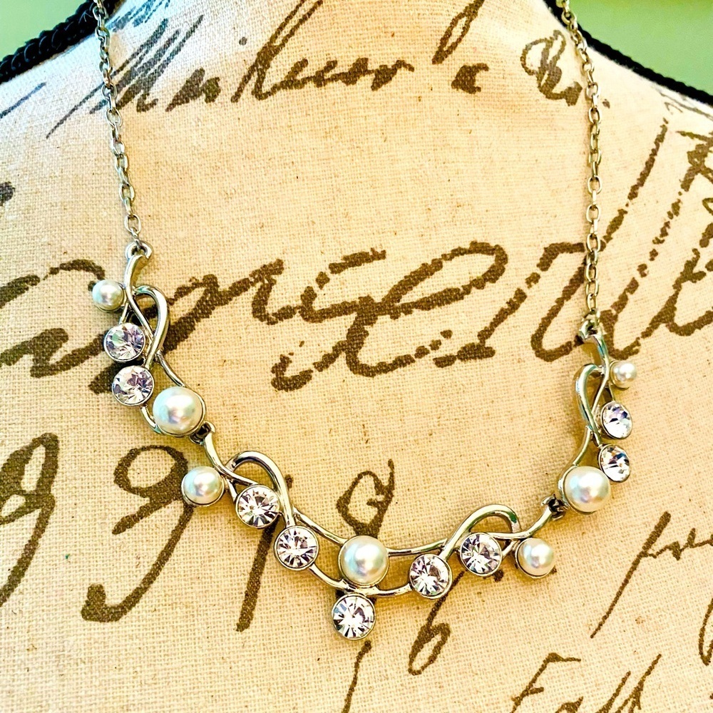 Elegant Faux Pearl Necklace & Bangle Set